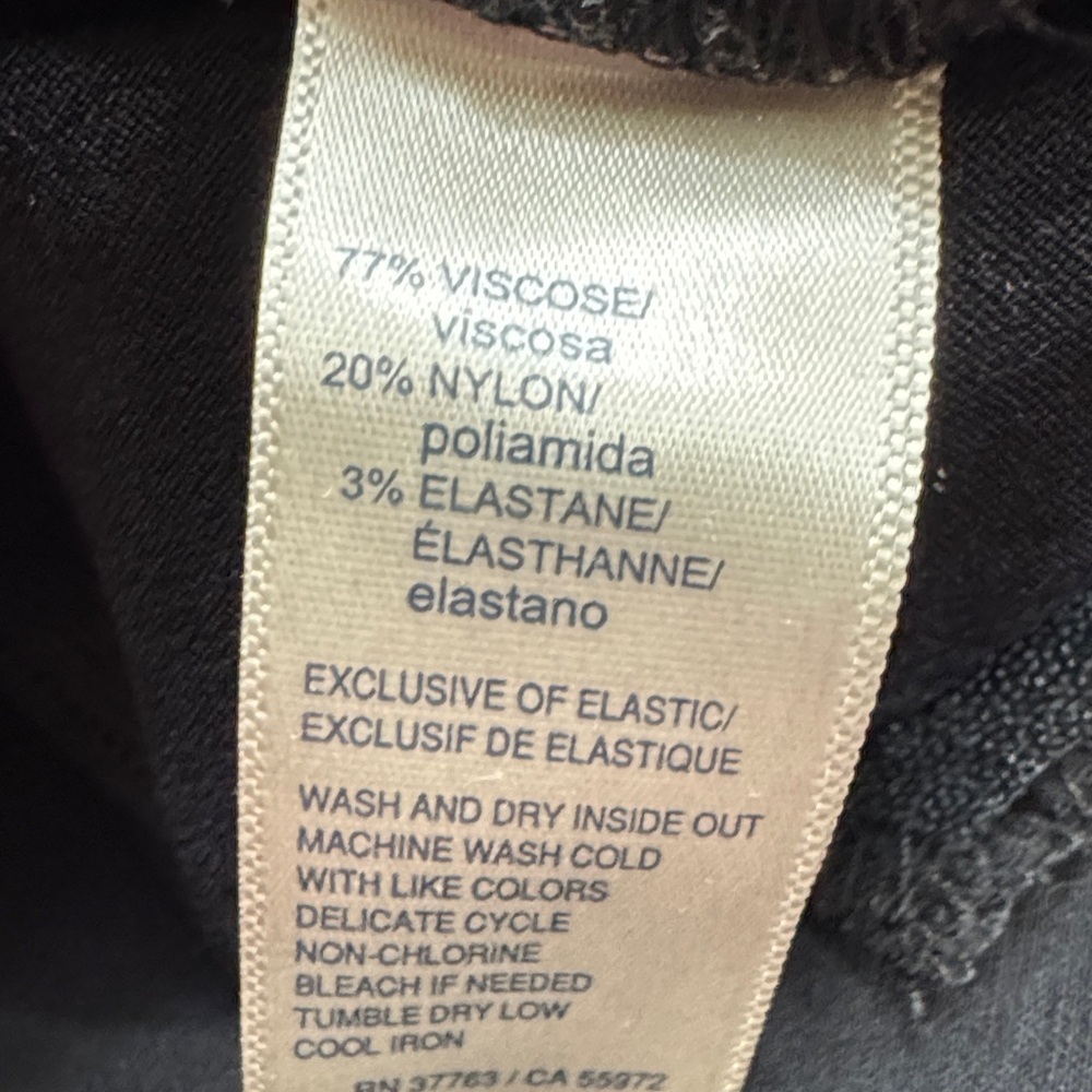 Rafaella Black Cropped Capri Ponte Pull-On Pants zipper accent’s NWT 22W - Picture 11 of 12